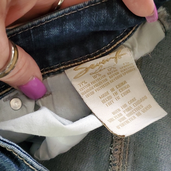 Capris - Picture 3 of 4